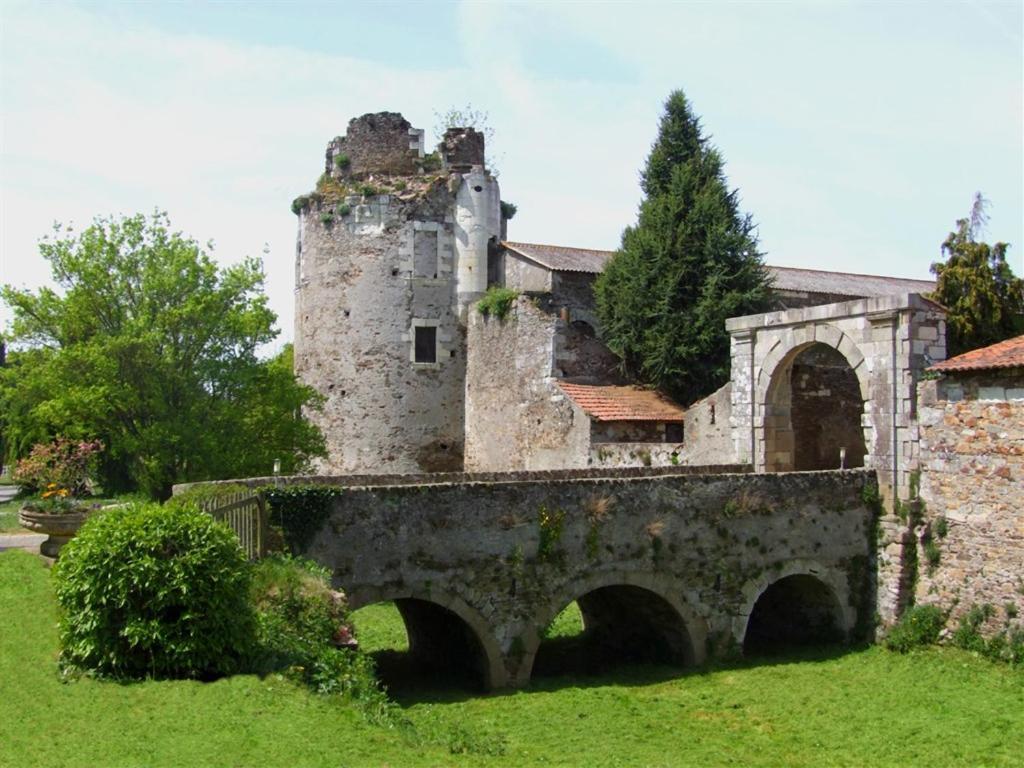 Chateau De La Galissonniere Le Pallet Екстериор снимка